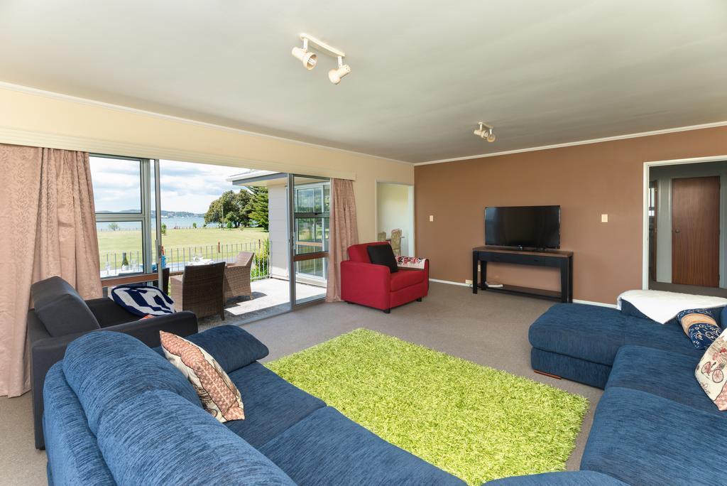 Waitangi Beach House Habitación foto